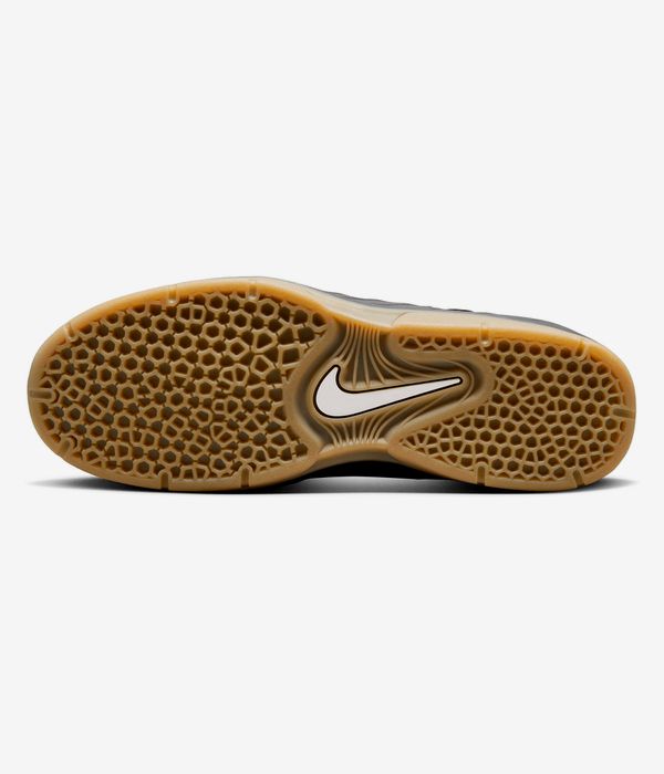 Nike SB Vertebrae Schuh (black summit white)