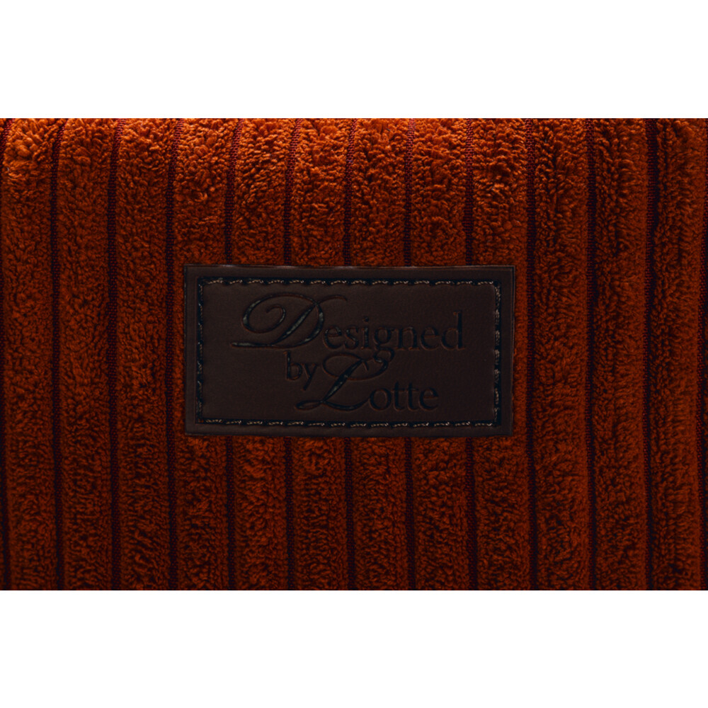 Designed by Lotte Ligkussen Ribbed Terracotta 100 x 70 x15 cm