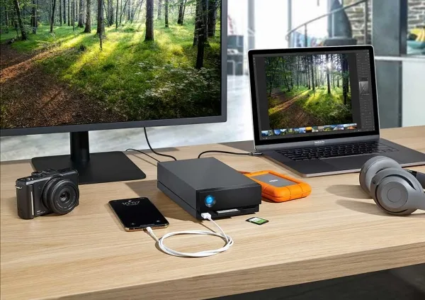 LaCie 1big Dock STHS4000800 - Harddisk-array - 4 TB - 1 bays (SATA-600) - HDD 4 TB x 1 - Thunderbolt 3, USB 3.1 (ekstern) - med 5 års Rescue Data Recovery Service Plan
