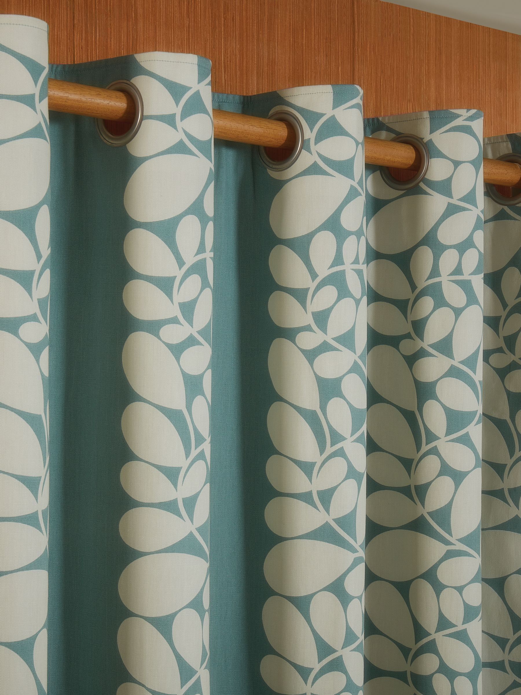 Orla Kiely ringgordijnen met strepen en bladcontourenprint