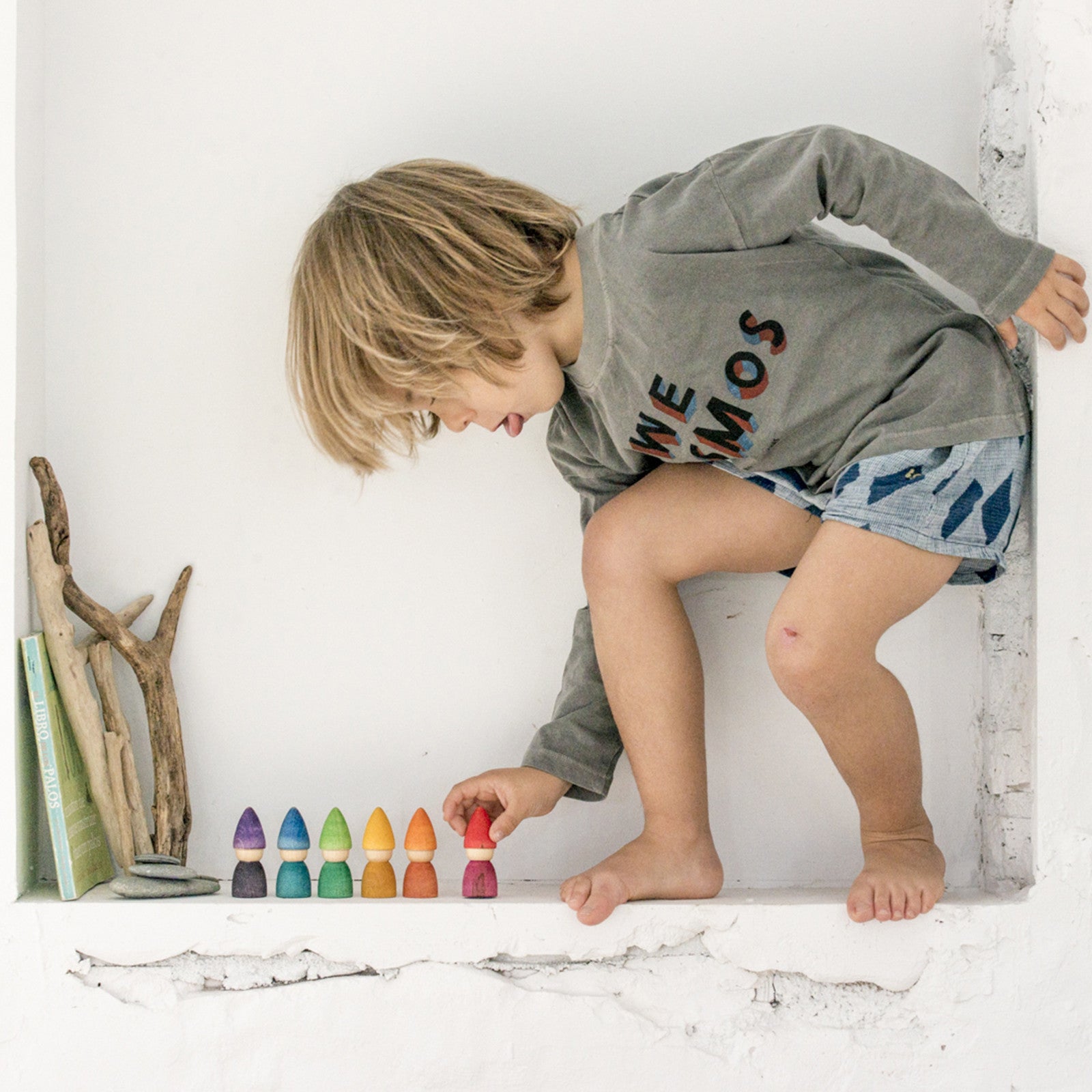 Holzfiguren Nins Tomten Rainbow Set Grapat