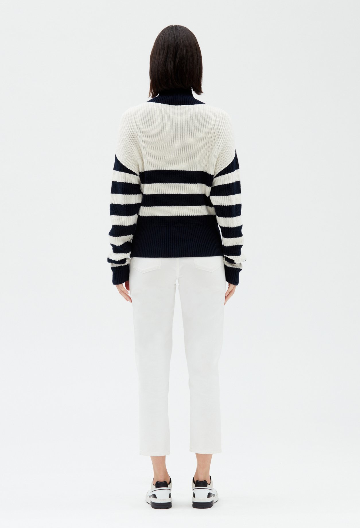 Pull raye col montant zippe
