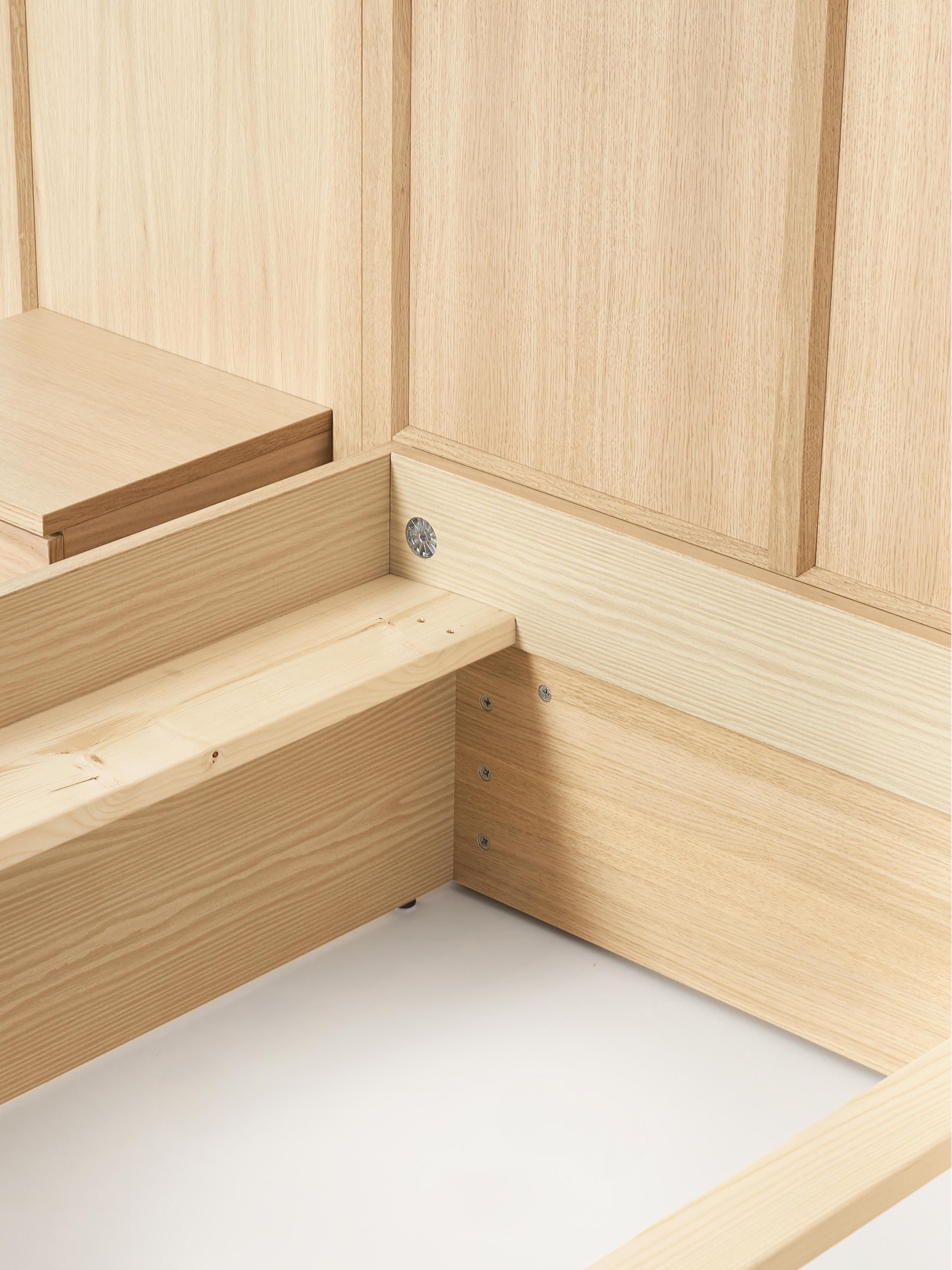 Houten bed Nanto met lades en hoofdeinde