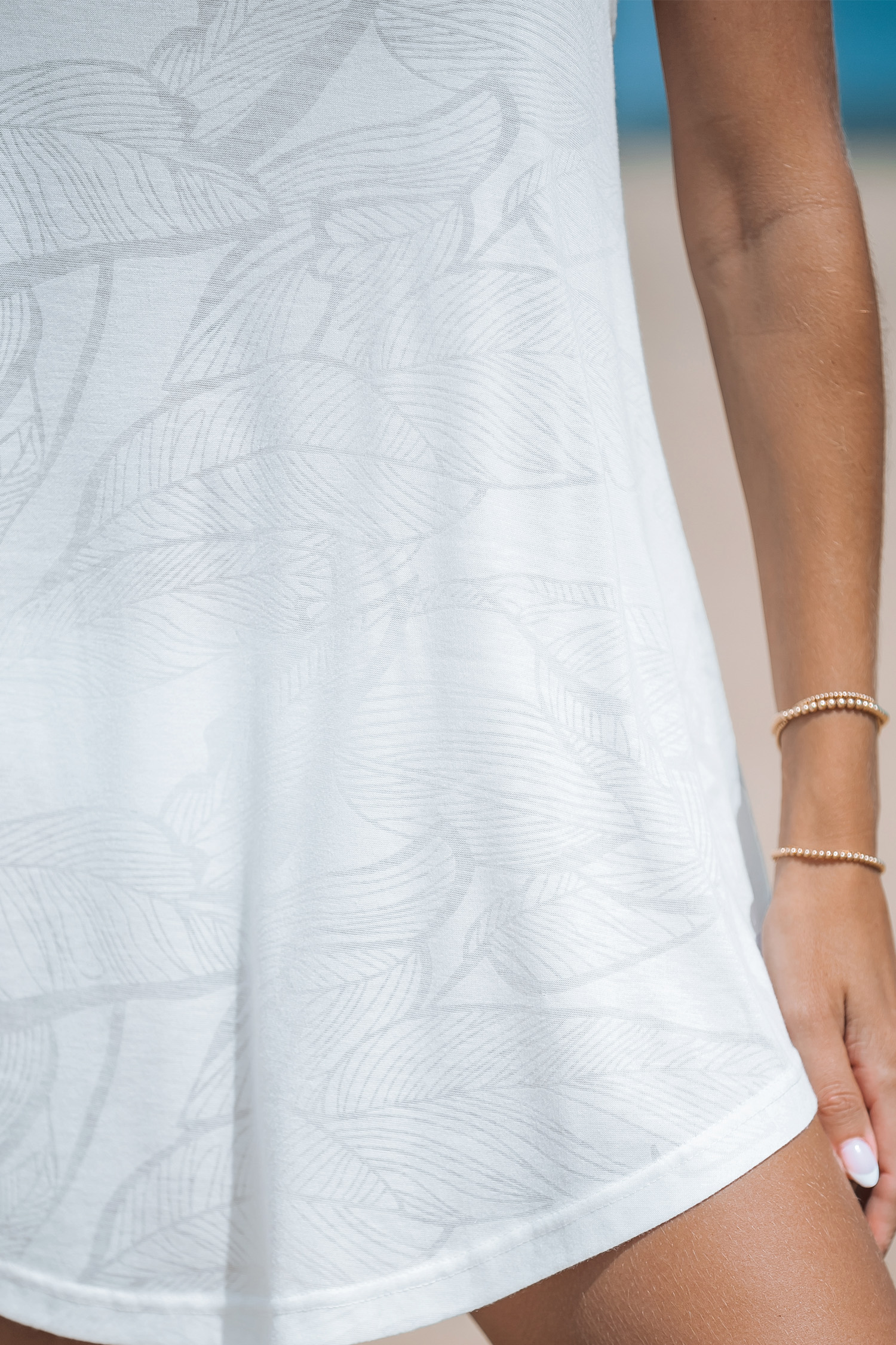 Robe cover up à imprimé feuilles blanche