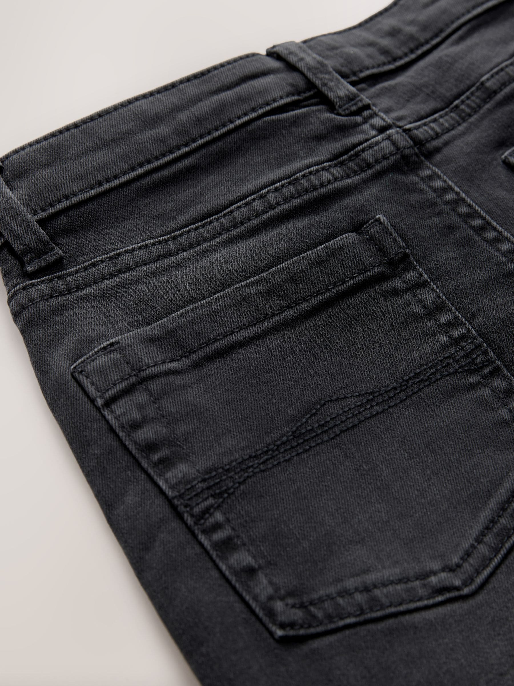 Zwarte wassing - Stretchjeans (3-17jr)