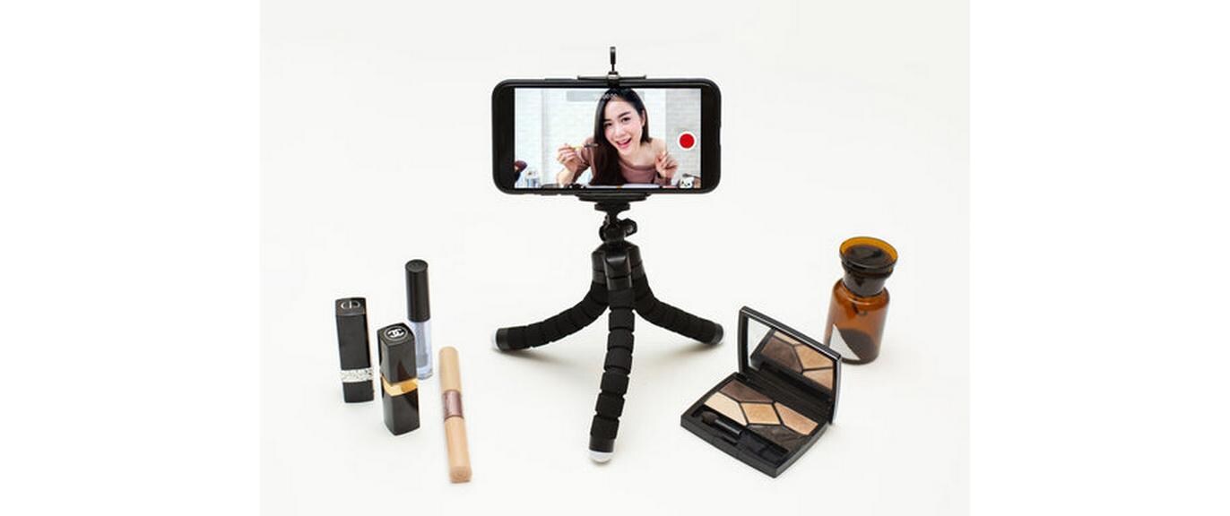 SmartphonehalterKompakter Tripod für Smartphones