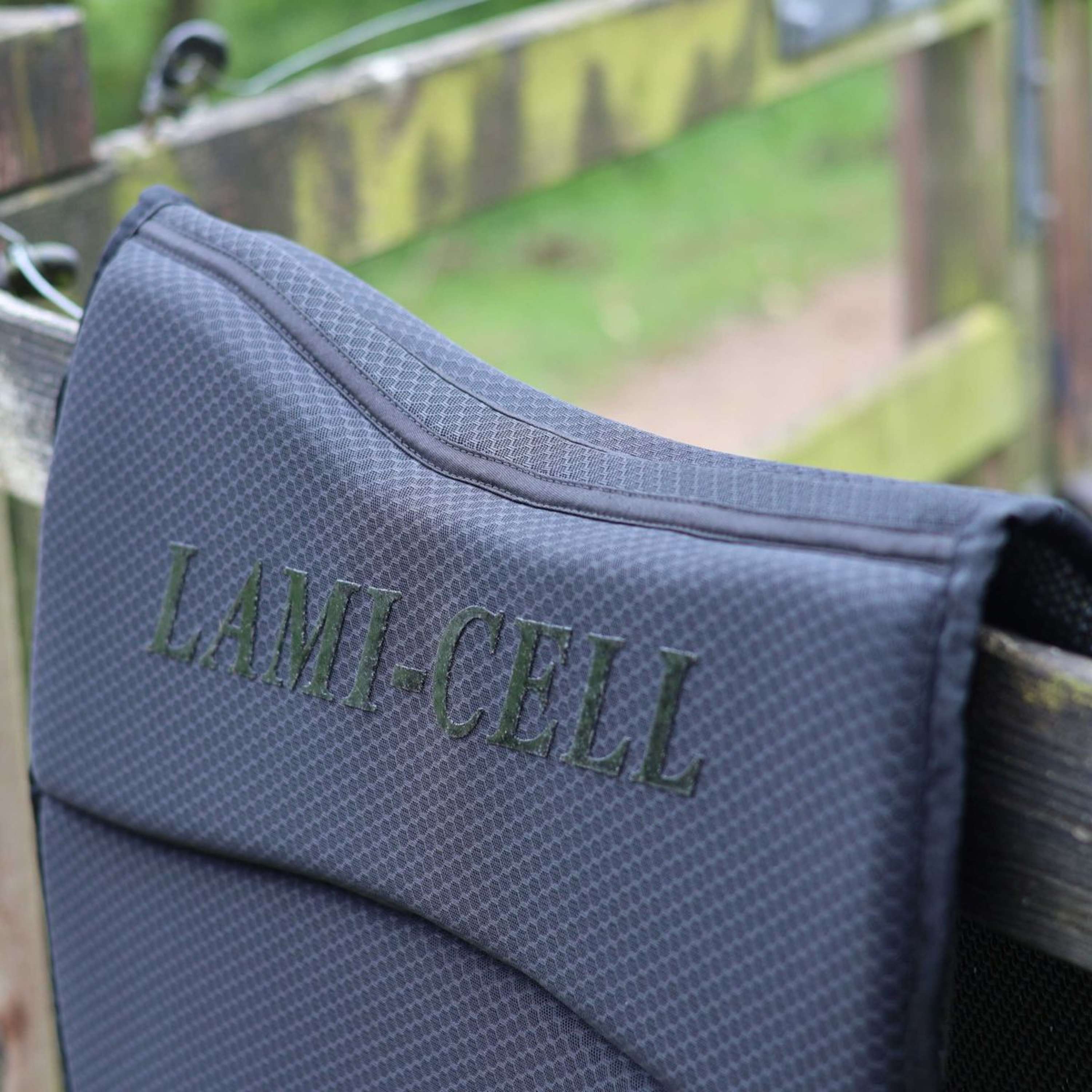 Lami-Cell Zadeldekje Endurance Mesh Zwart