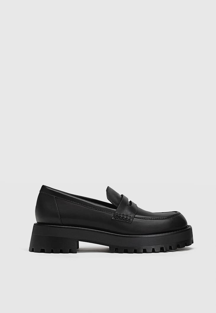 Mocassins com solado tratorado