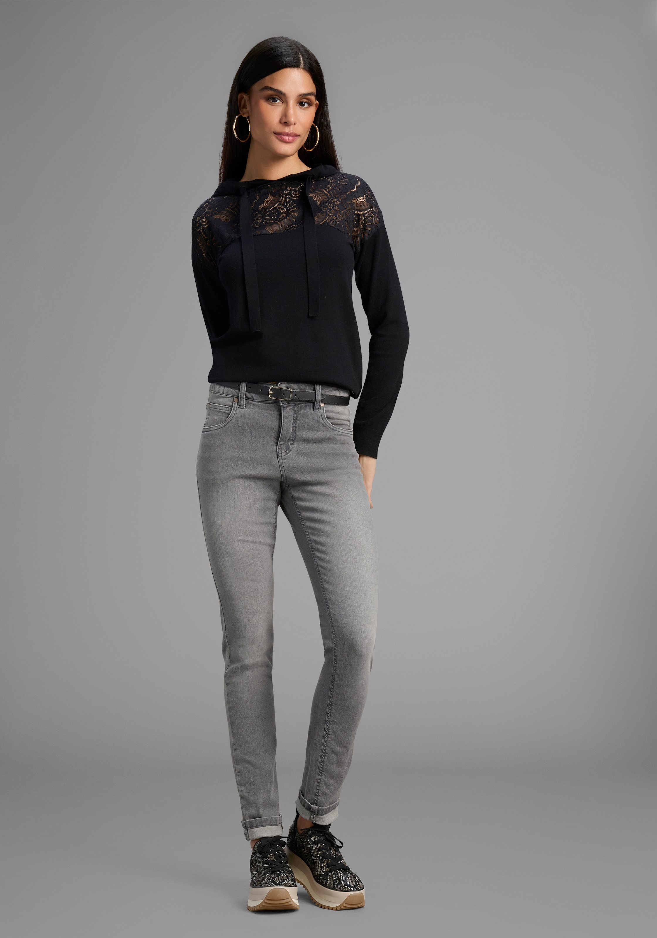 Laura Scott Kapuzenpullover , kuscheliger Winterstrick mit femininem Spitzeneinsatz