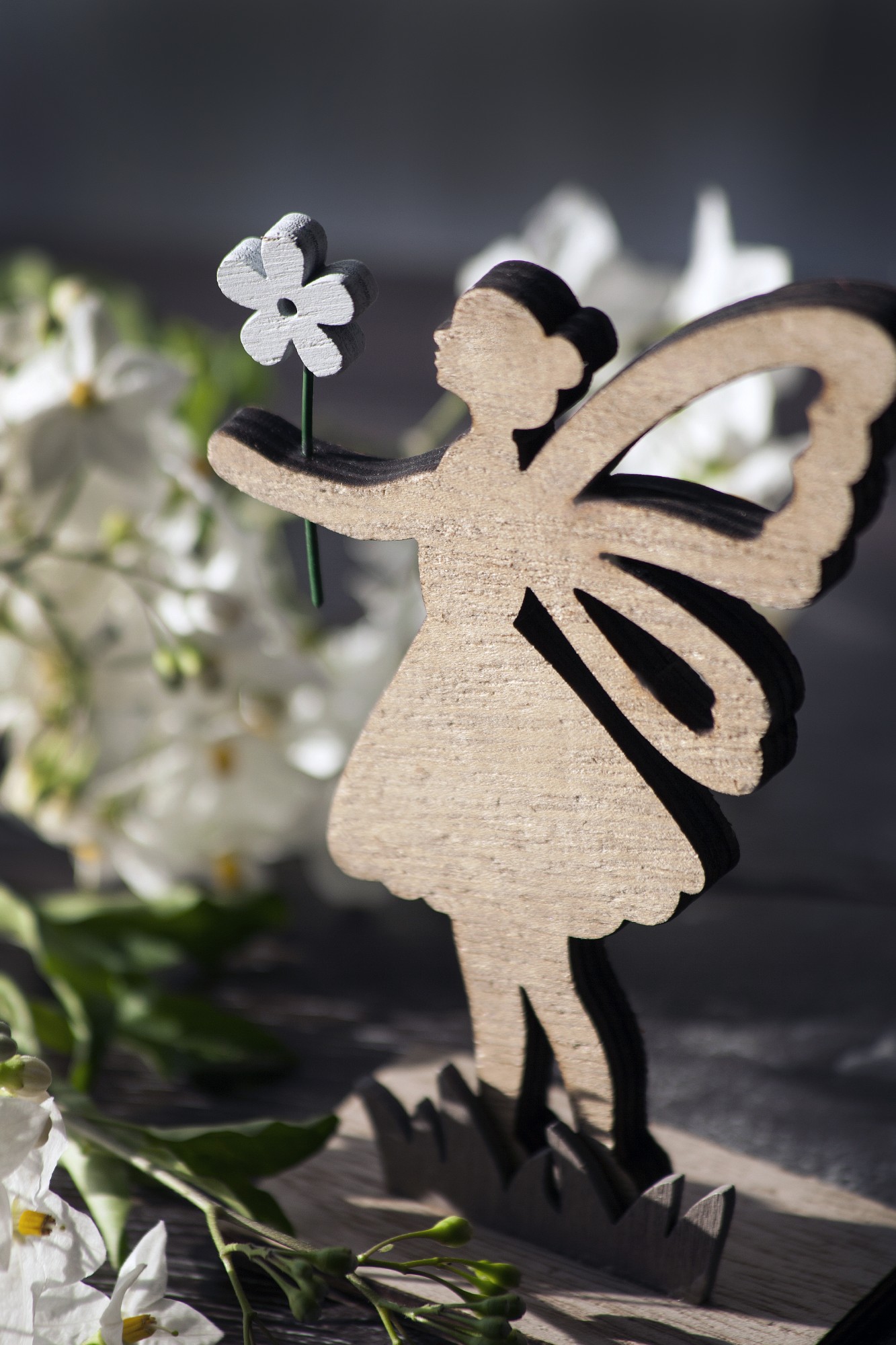 Holzfigur 'Elfe mit Blume', natur, H 14 cm, B 8,5 cm, L 4,5 cm von fischer's lagerhaus