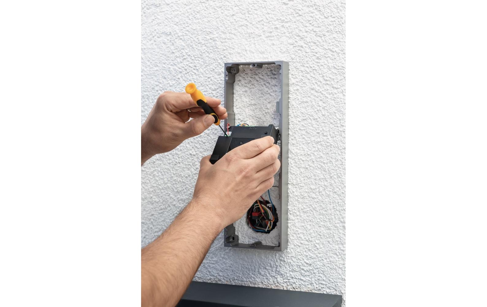 Aufputzgehäuse TVHS20150 3 Module<br>Auf Putz verlegt: Ihre ModuVis Installation