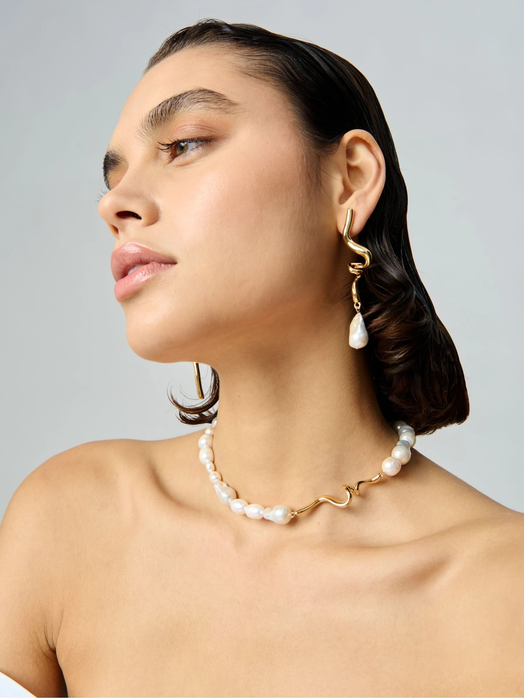 Aela 18k Gold Plated Twist Fresh Water Pearl Necklace
