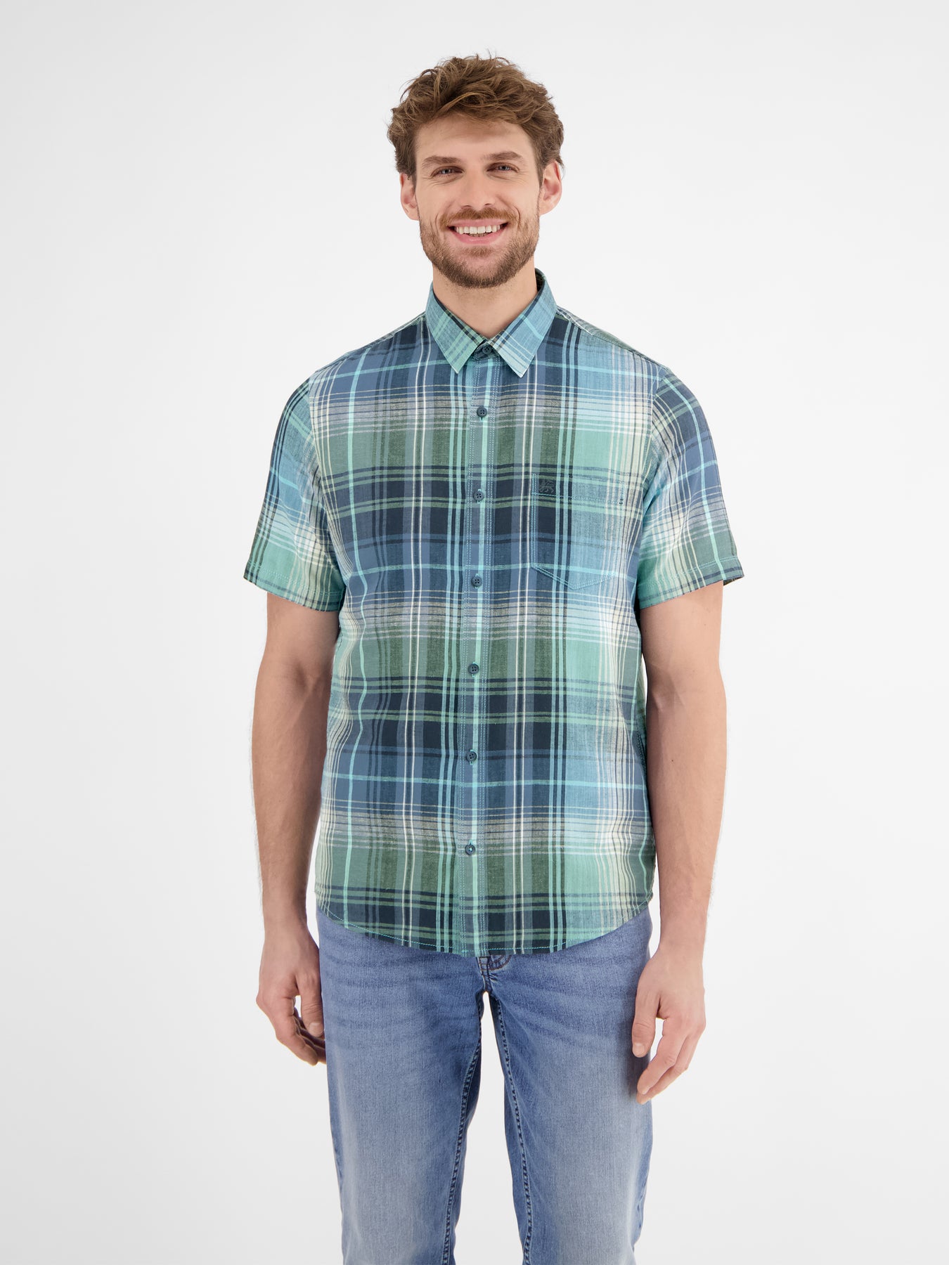 Sommerliches Karohemd mit Leinenanteil