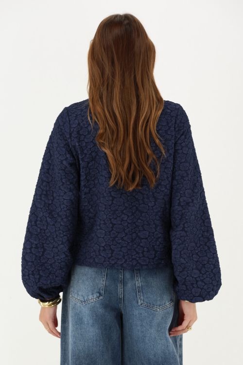 Donkerblauwe jacquard top met knoopsluiting
