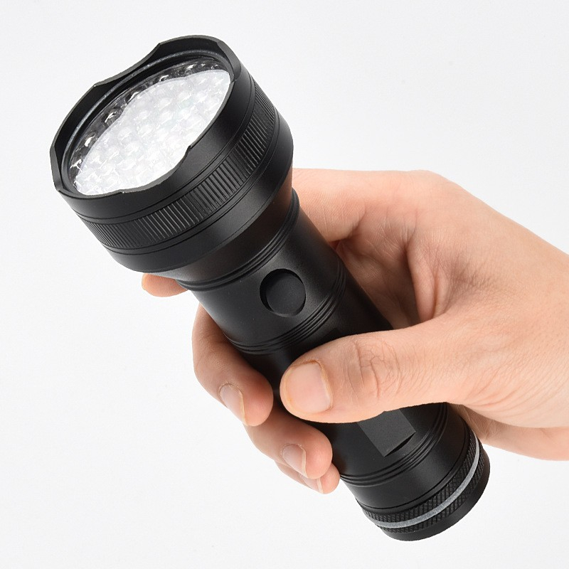 UV Schwarzlicht Taschenlampe Anti-Flecken LED Lampe mit Handschlaufe (Batteriebetrieben) - Schwarz