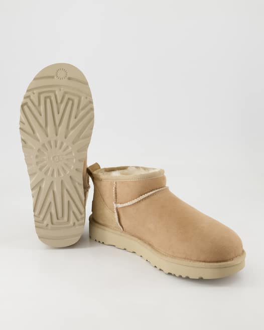 UGG Classic Ultra Mini Winterschuhe in Beige