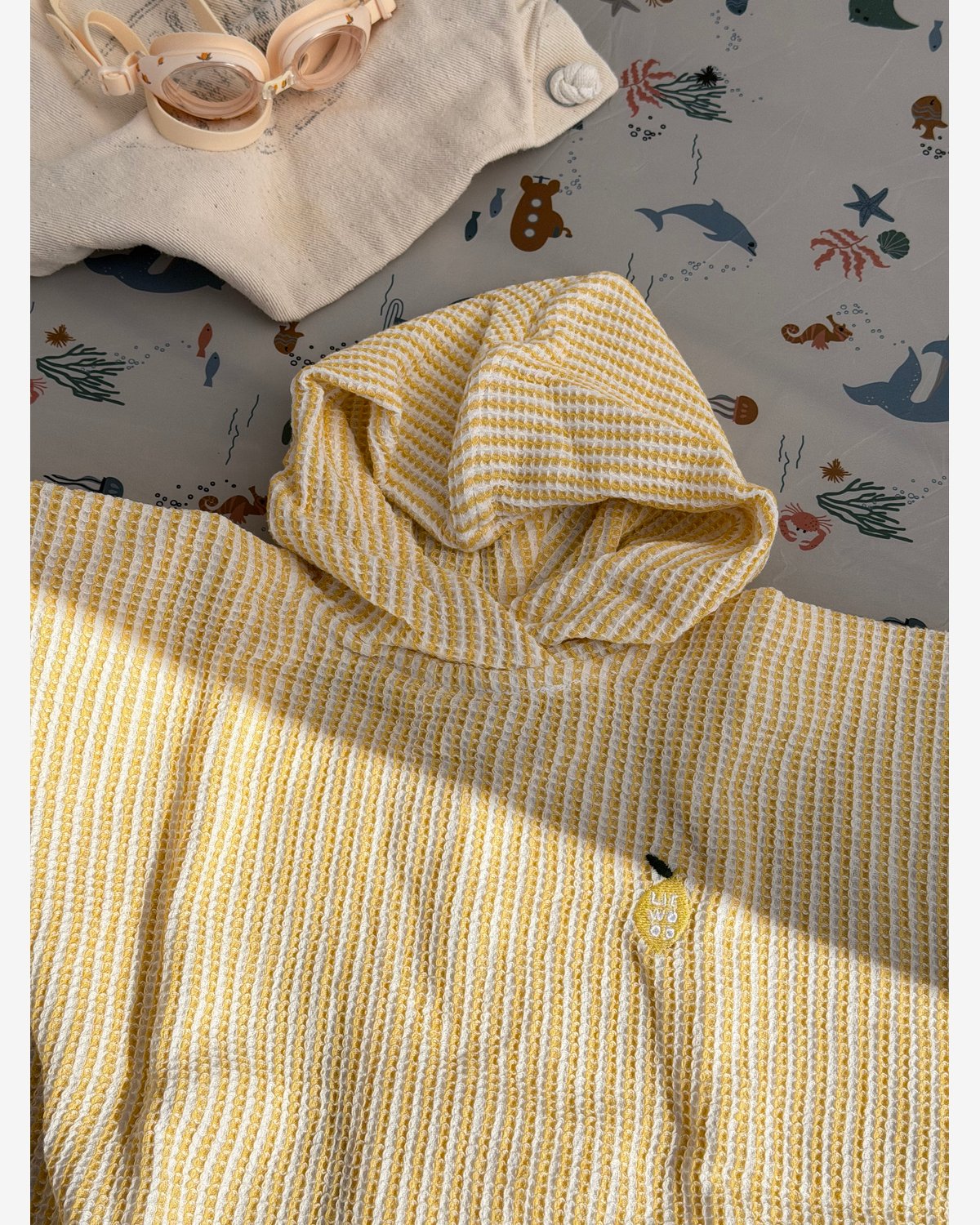 Badeponcho med Hette – Øk. Bomull Vaffelvevd | Paco Poncho Embroidery