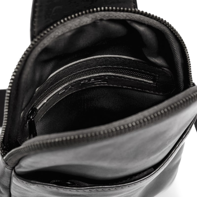 Pia Ries<br>Sling bag
