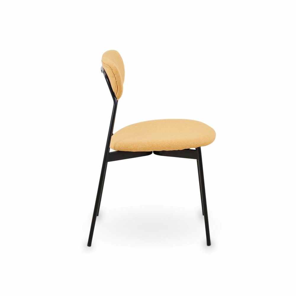 Lot de 2 chaises - arty - scandinaves et vintage. Assise et dossier moutarde. Pieds en acier
