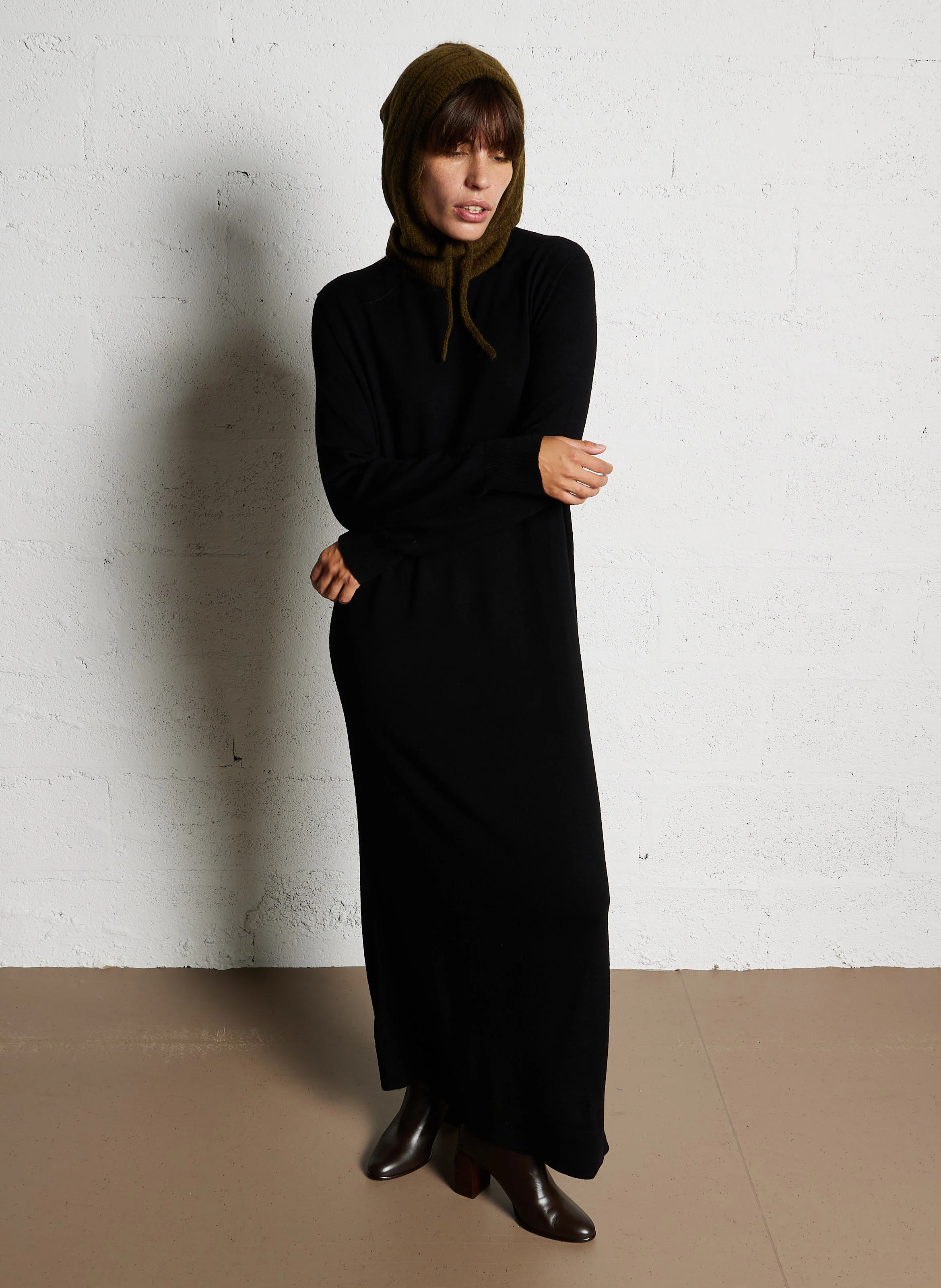 CANAL - Robe longue col rond en laine | Noir