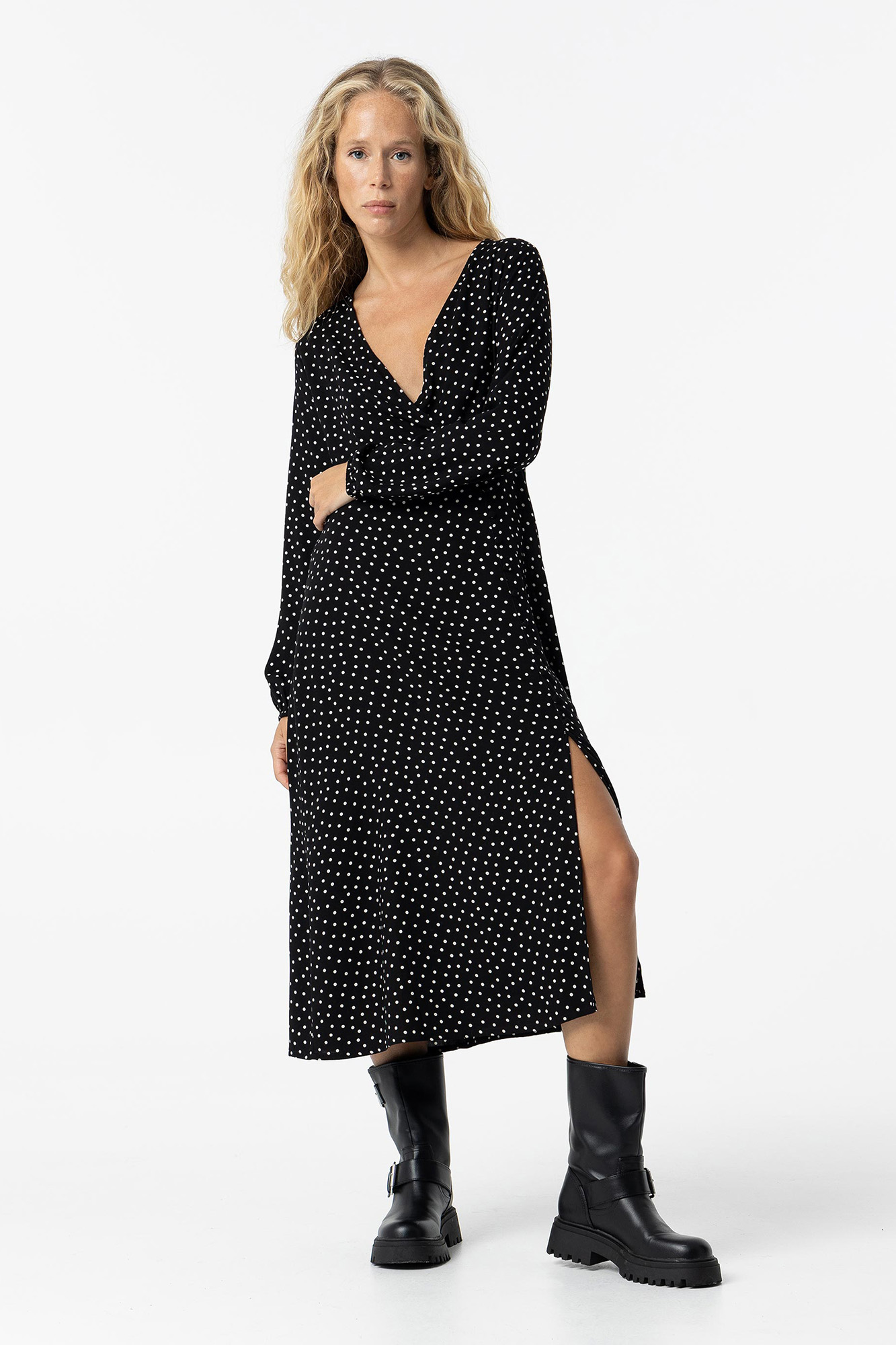 Vestido midi de bolinhas