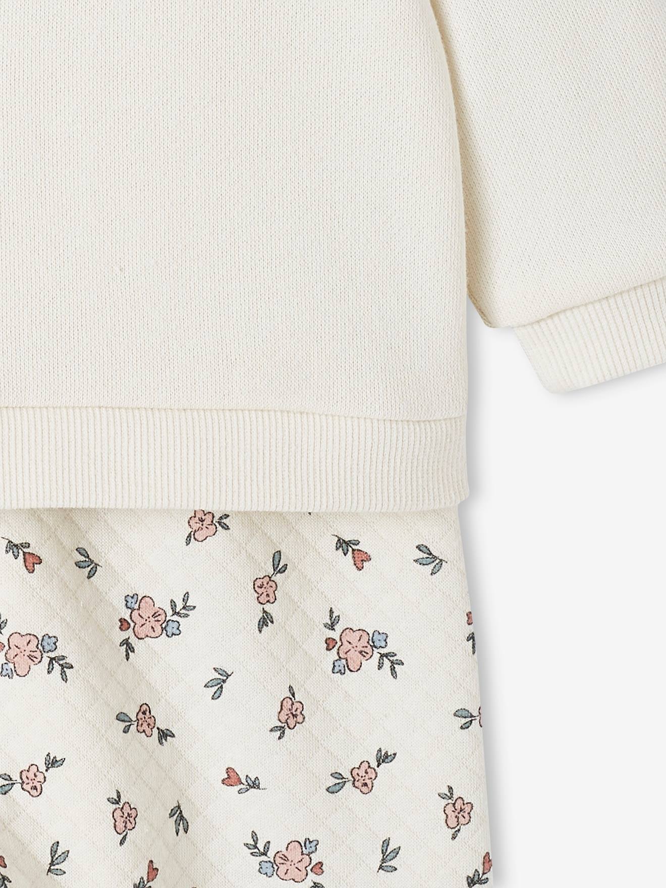 Roupa de bebê: moletom e calça bege