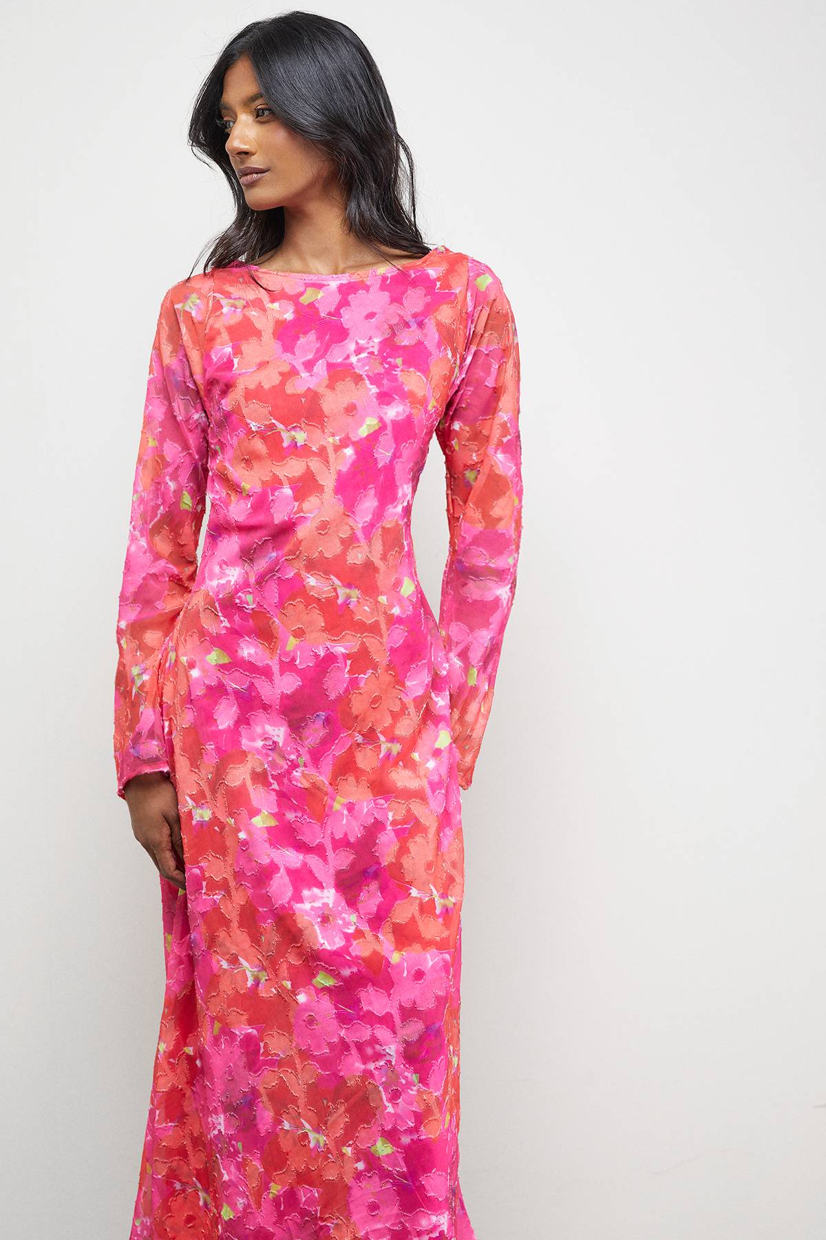 Warehouse Robe Midi Biais à Encolure Bardot en Mousseline Florale Dévorée
