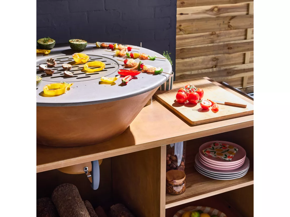 Braséro de cuisson Ø80cm - Stromboli - coloris corten avec grille de cuisson et espace de rangement. L 138 x P 82 x H 114 cm