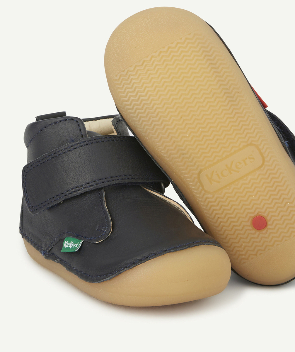 KICKERSBOTTINES BÉBÉ EN CUIR BLEU MARINE AVEC BANDE AUTO AGRIPPANTE