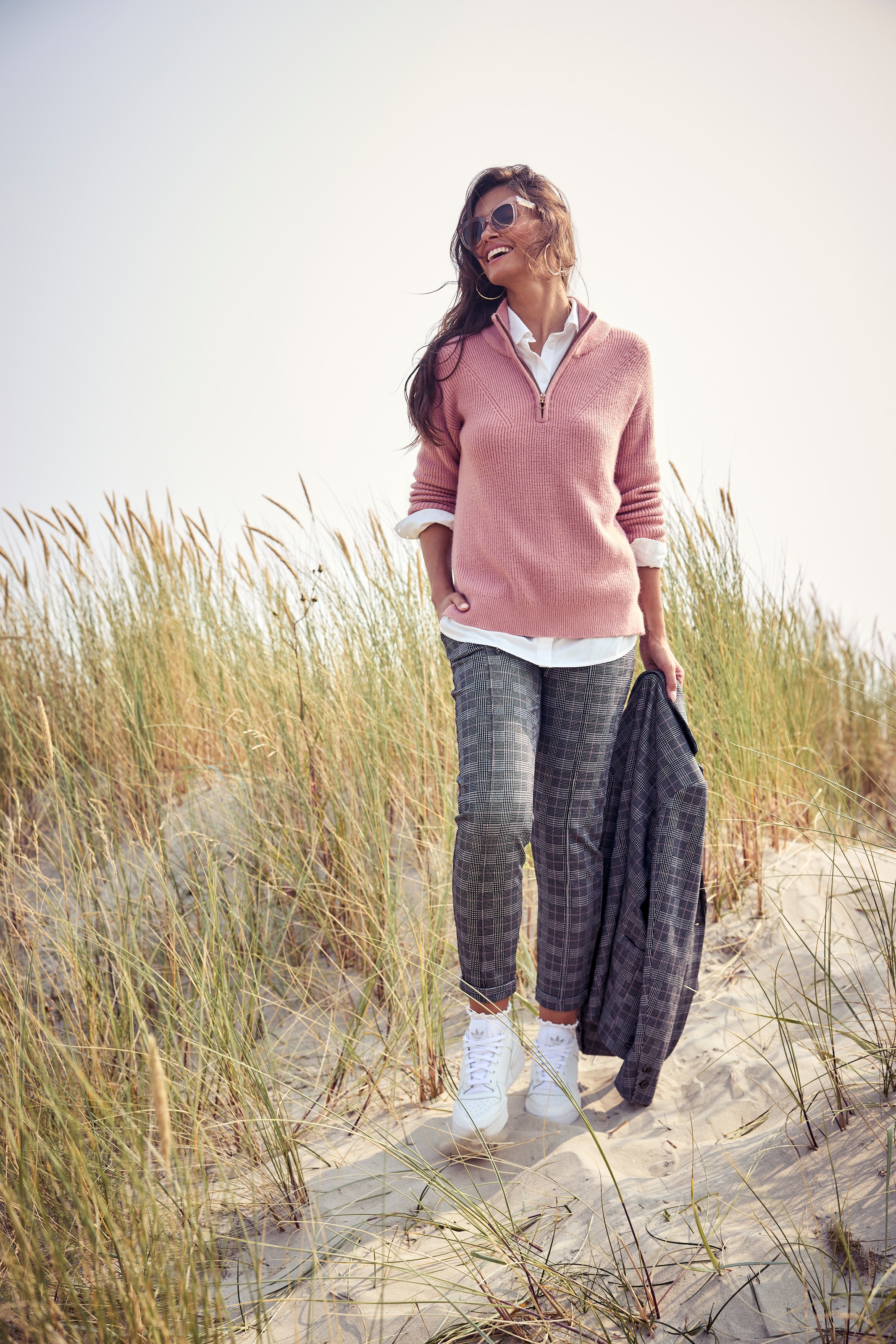 Laura Scott Kurzblazer , in trendigem Karolook