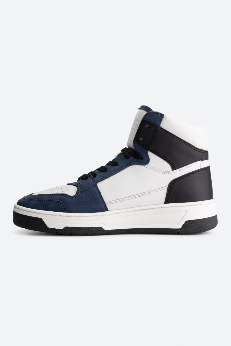 be:at:  Kobe Sneaker