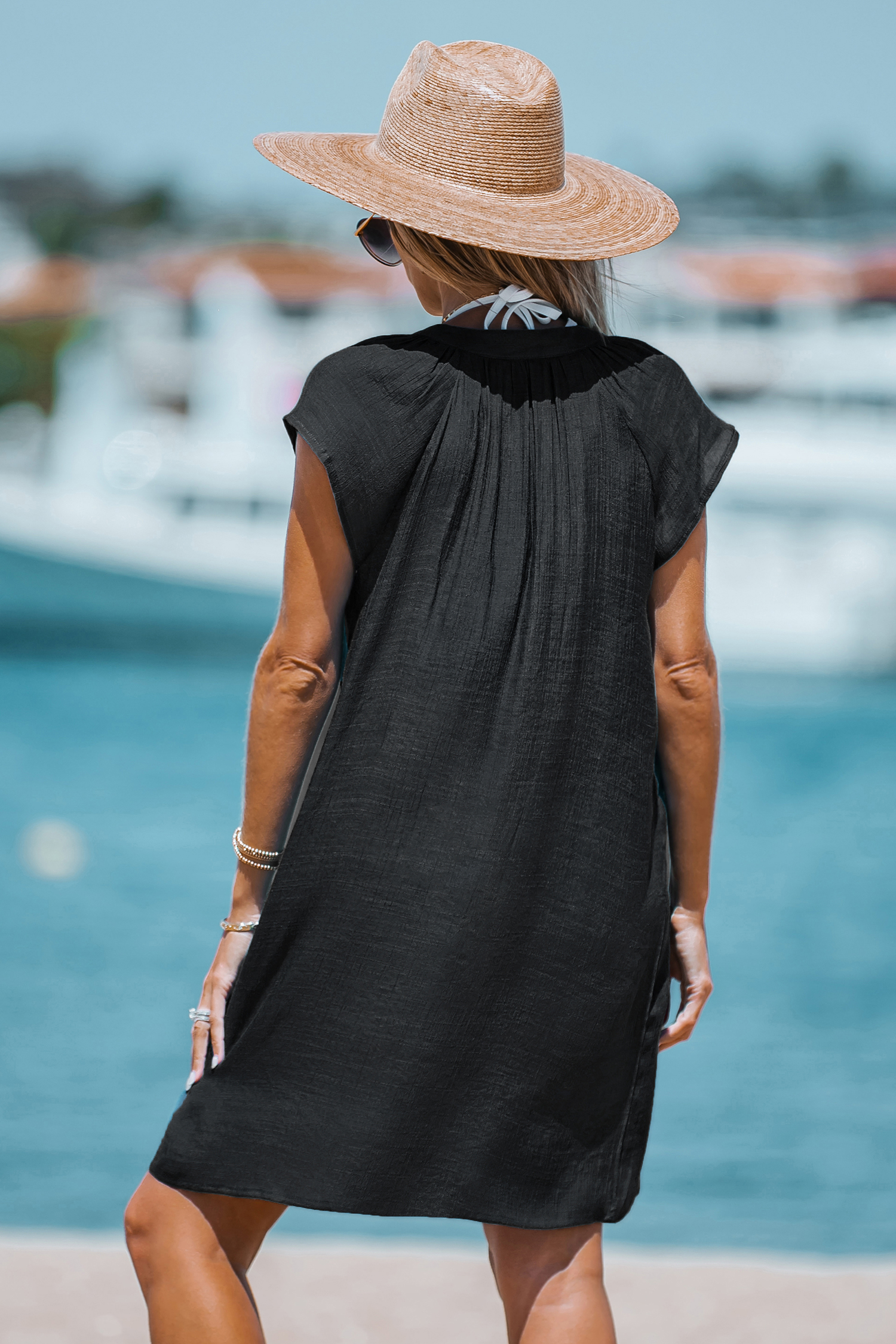 Robe cover up à col en V et manches courtes noire
