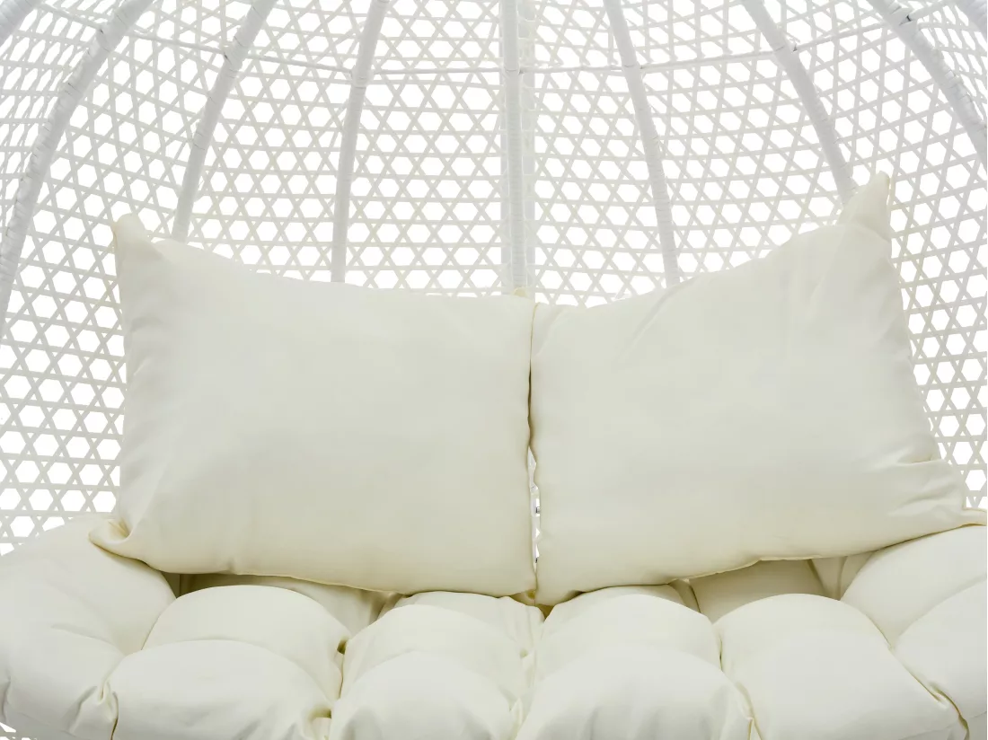 Fauteuil suspendu 2 places en résine tressée - Blanc et coussin beige - VAHINA de MYLIA