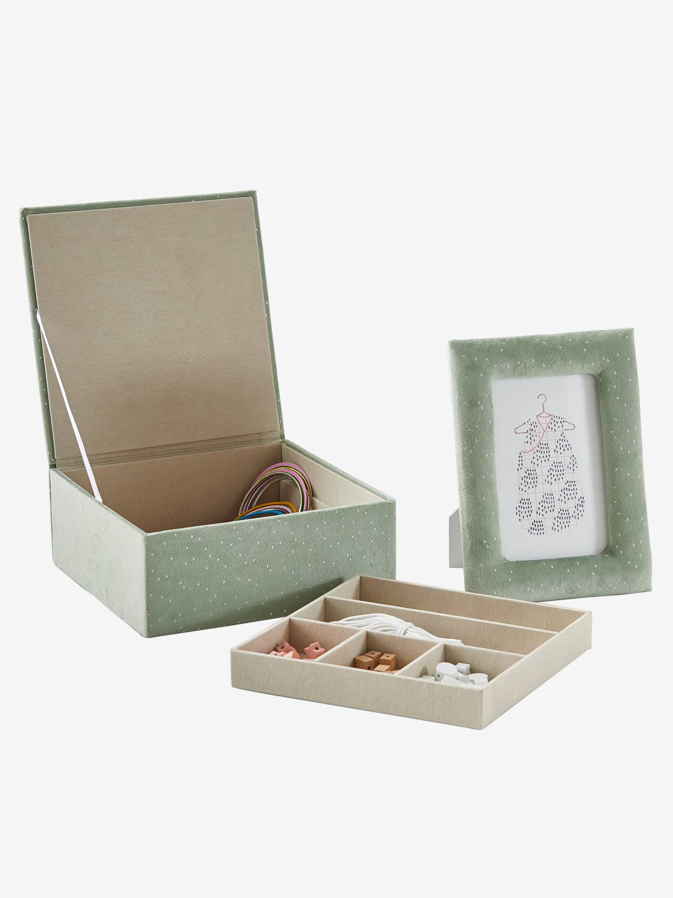 Conjunto para presente com moldura + caixa lisa de veludo verde claro com compartimentos e motivos.