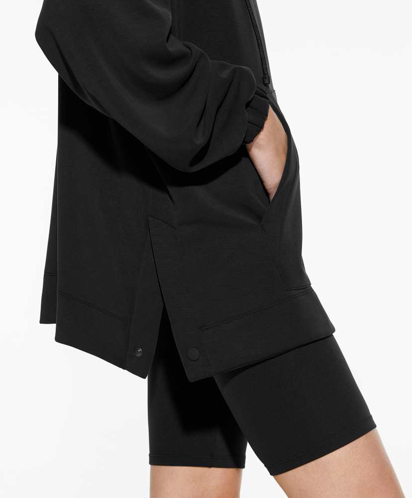 Moletom oversized em modal com toque macio e zíper.