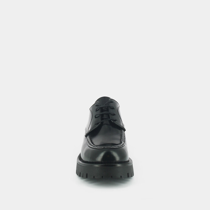 Derbies à lacets et semelles crantées  en cuir glacé noir