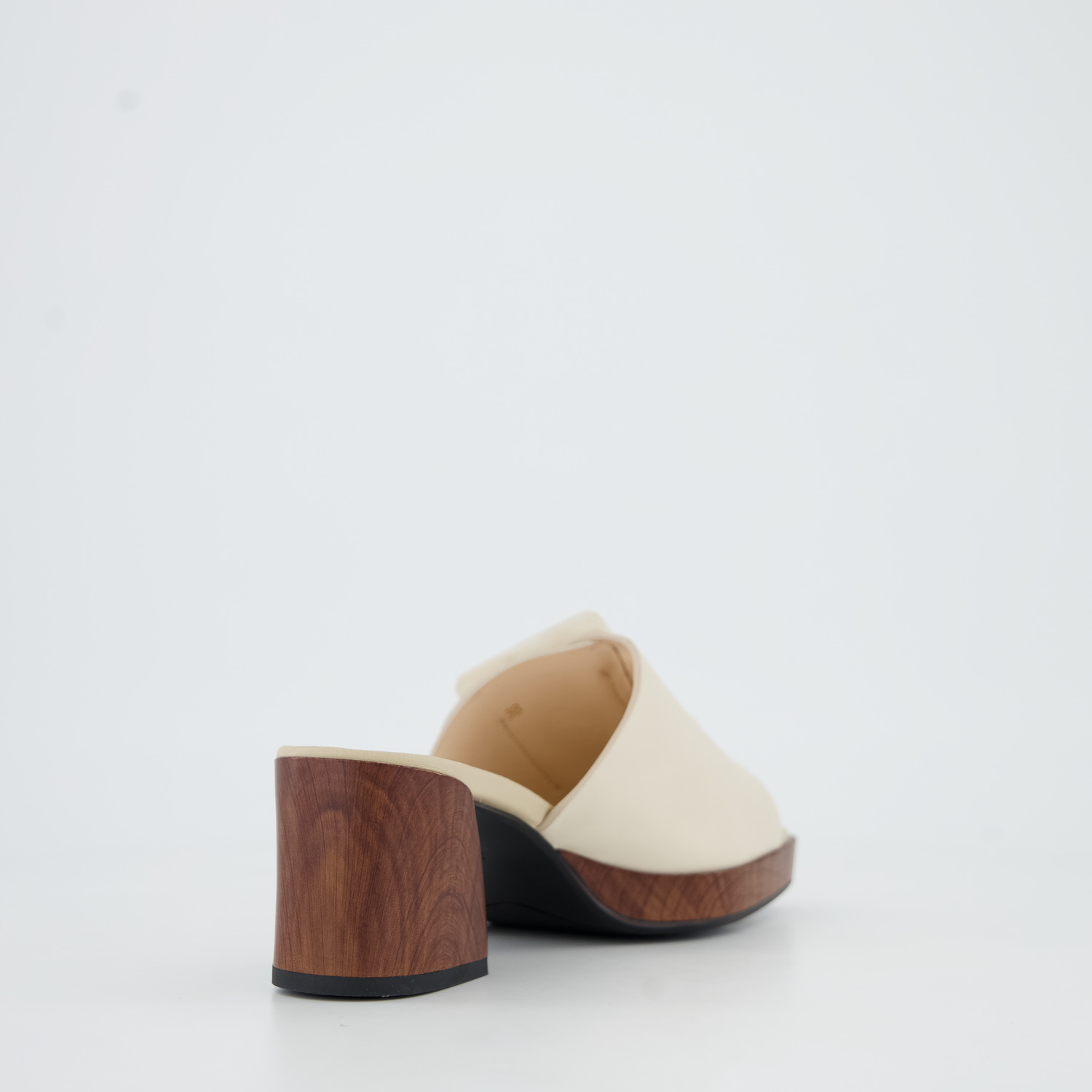Noa Harmon Pantoletten