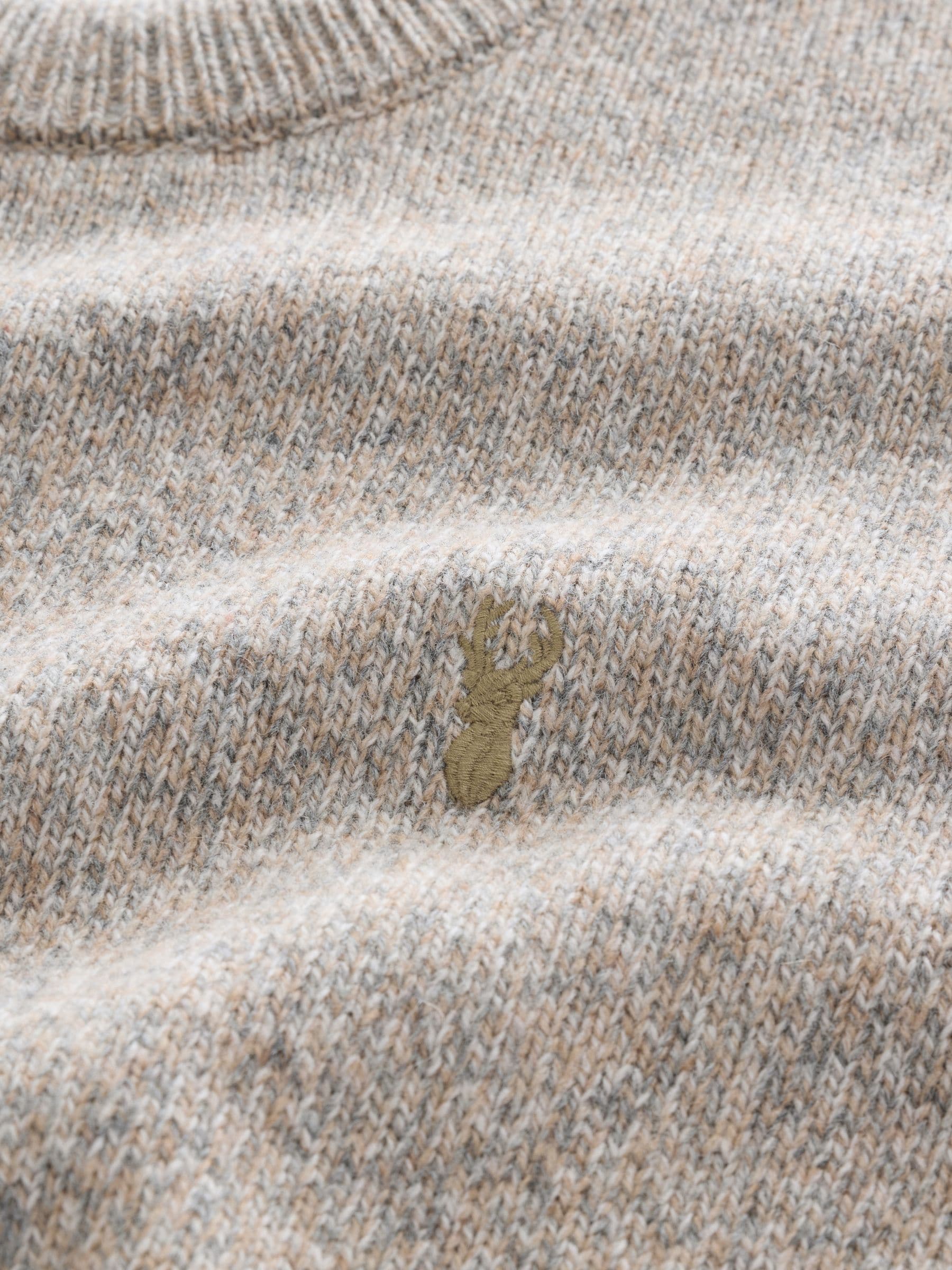 Neutraal - Regular Fit Signature 100% Lambswool Stag Crew Jumper