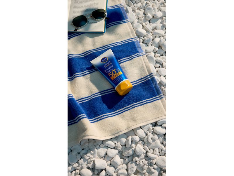 NIVEA SUN Sonnencreme Protect and Moisture LSF 50  150 ml Sonnenpflege bietet sofortigen UV-Schutz und intensive Feuchtigkeit