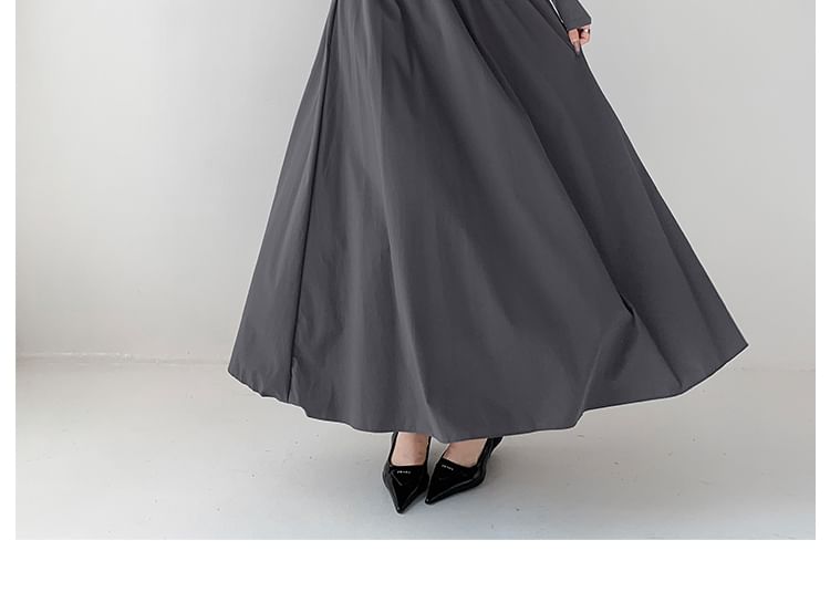 Shira - Tweekleurige maxi-A-lijnjurk met vierkante hals