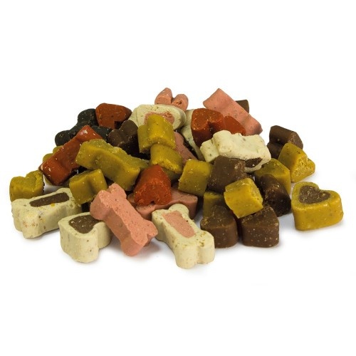 Mix de petiscos macios Bones and Hearts da Arquivet para cães, com sabor de carne bovina, cordeiro, frango e salmão.