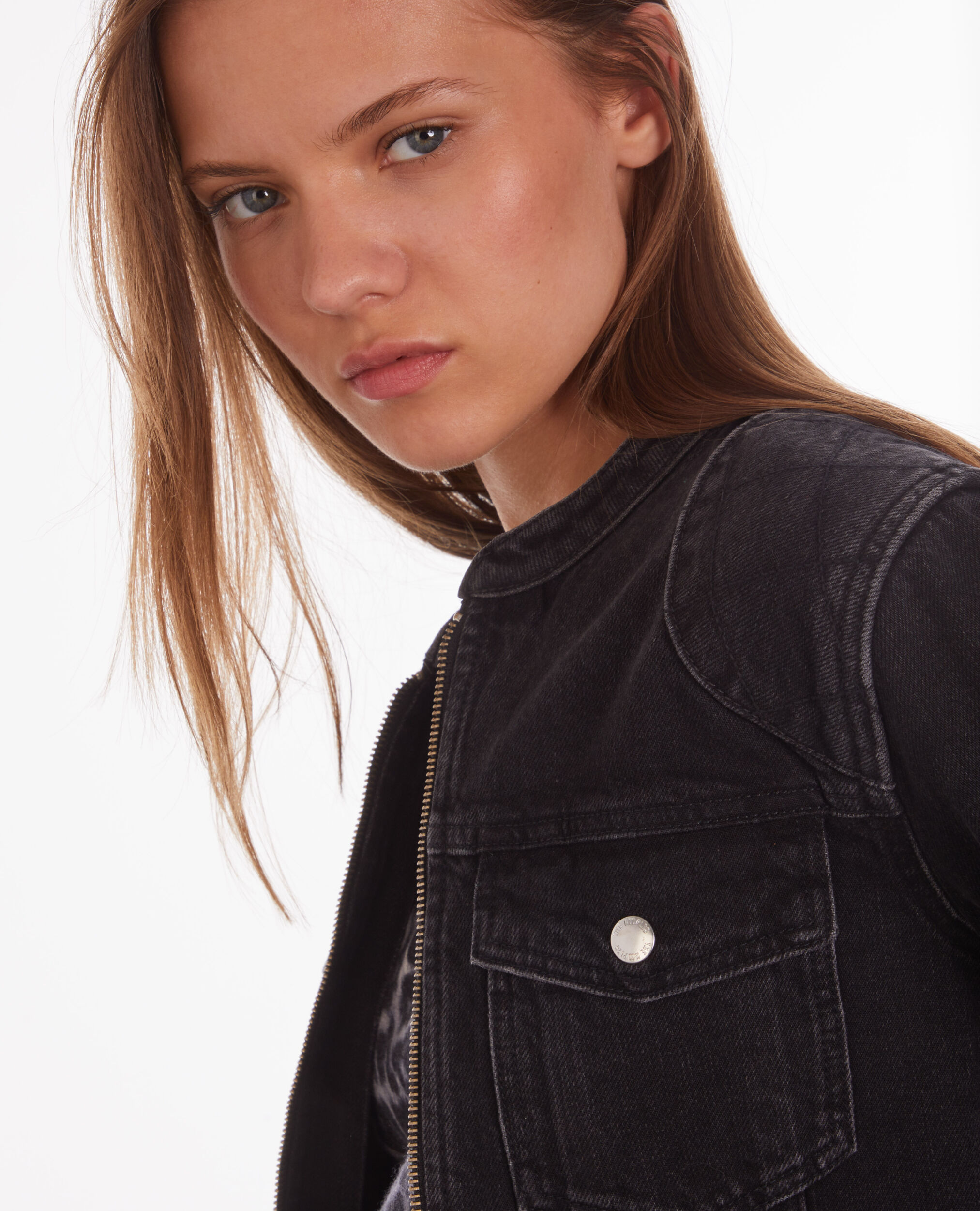 Blouson biker noir en denim