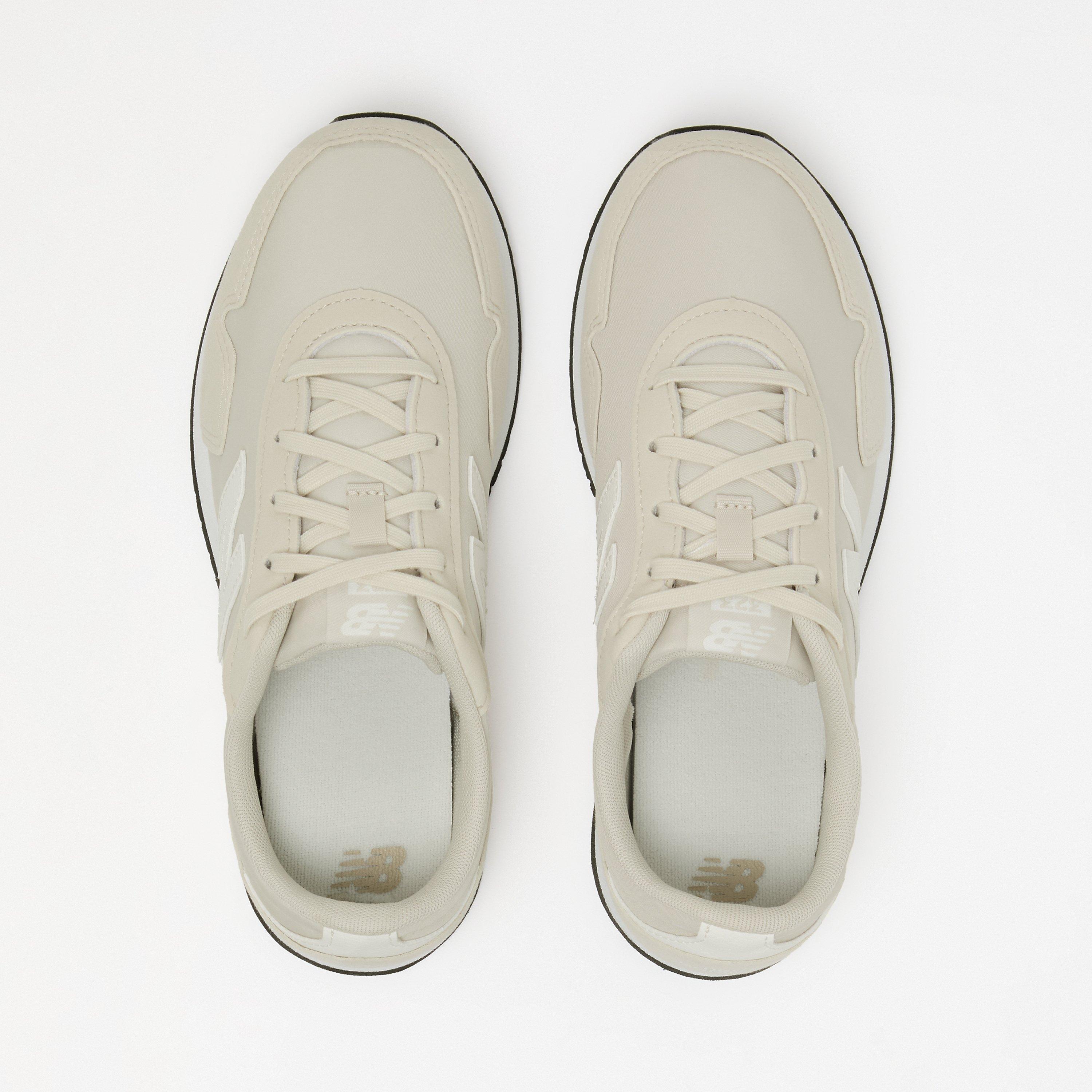 New Balance 323