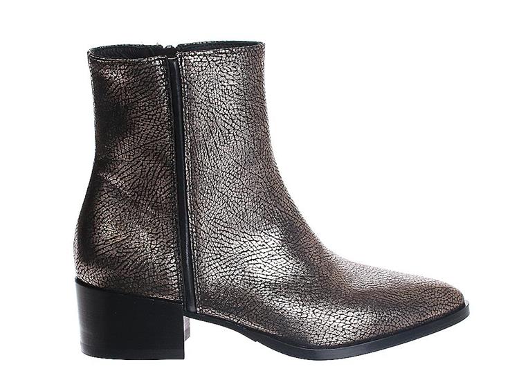 Via Vai 62156 Rose Baker 06-800