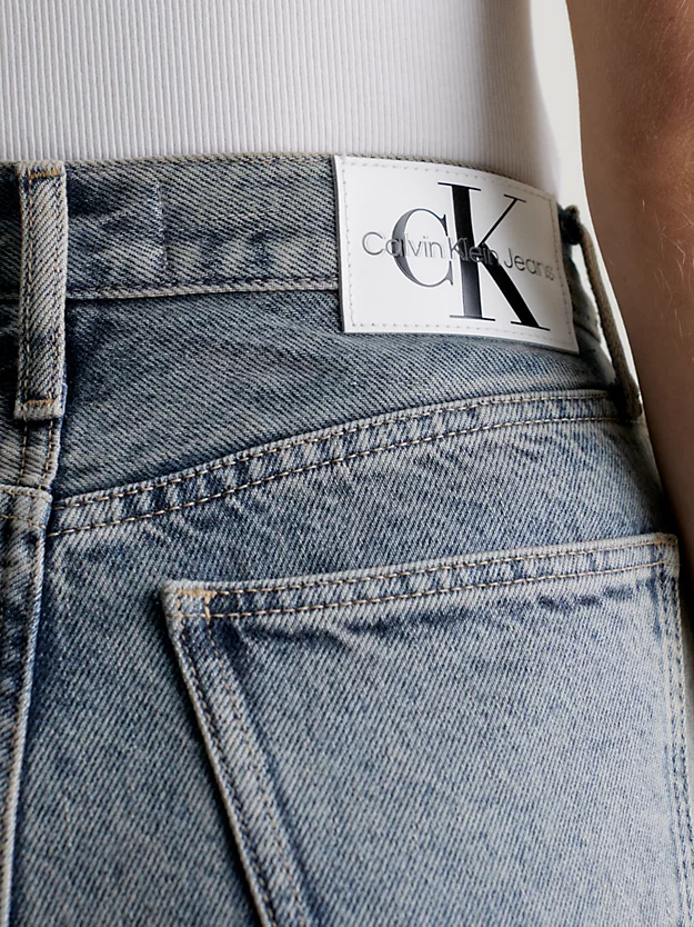 Calça jeans reta de cintura alta