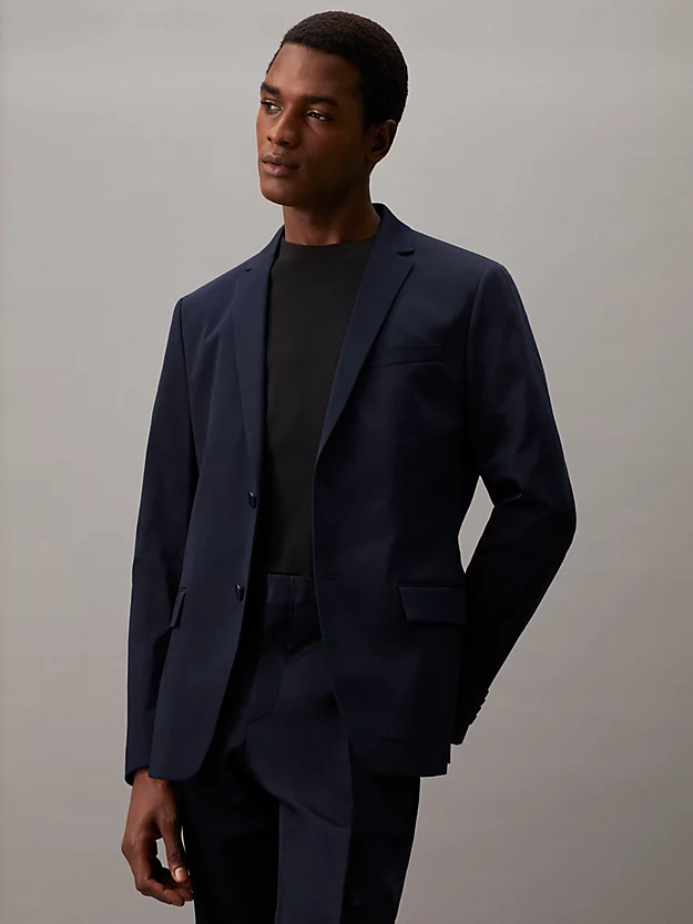 Blazer slim fit em cetim elástico