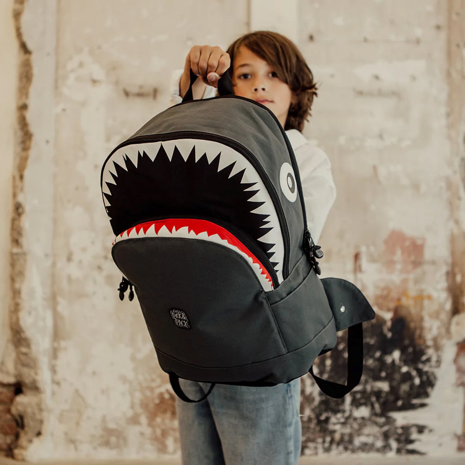 Pick & Pack Shark Shape Backpack L anthracite