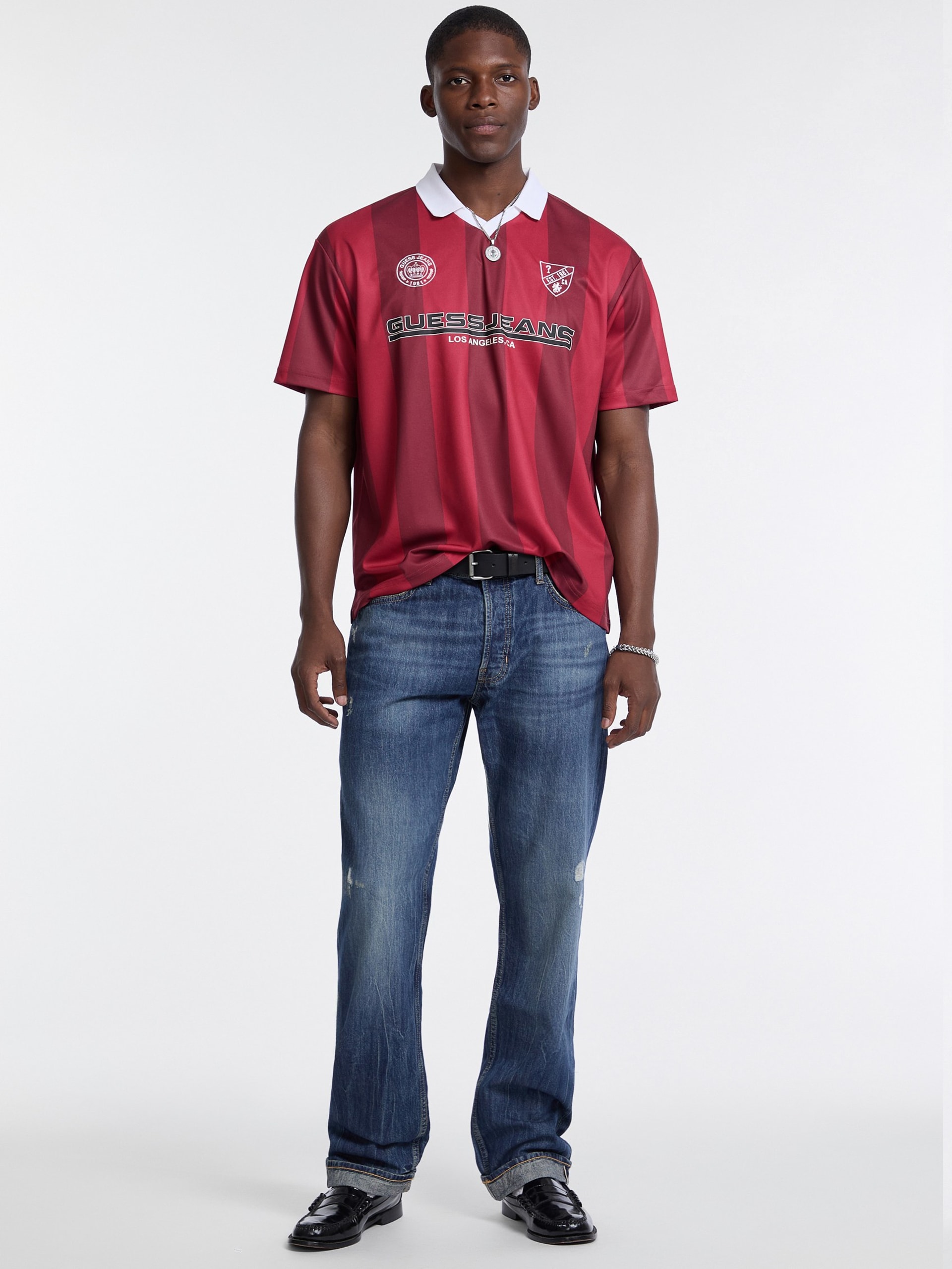 Polo com o logotipo do futebol