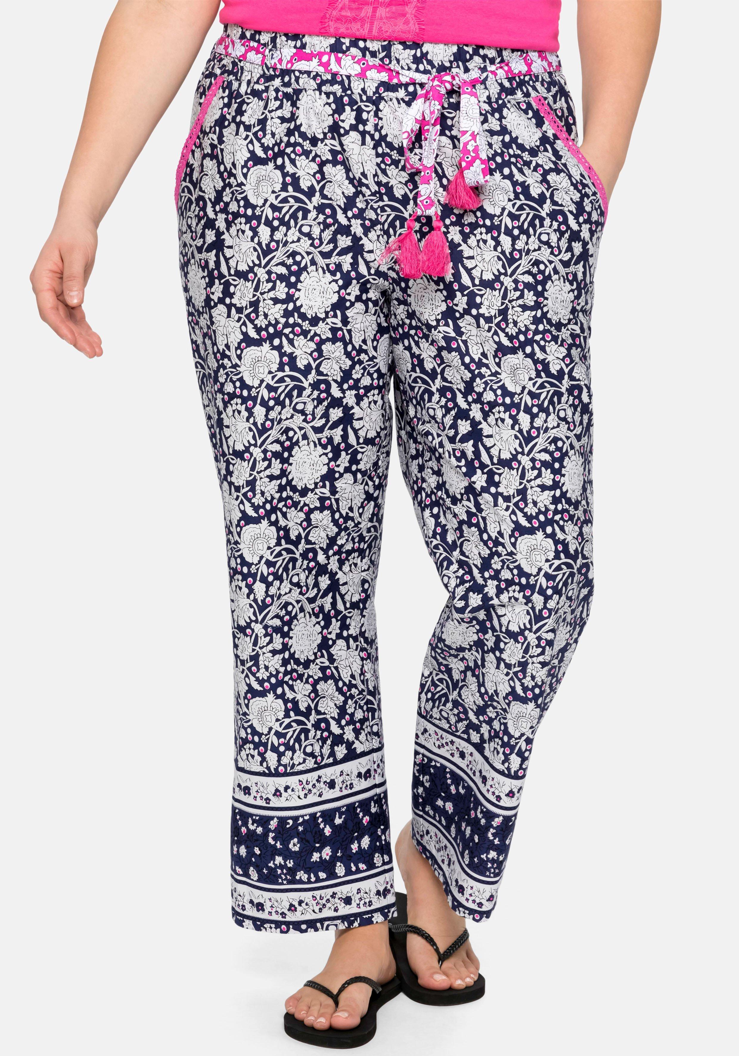 Lounge-Hose mit Blumendruck und Gürtel