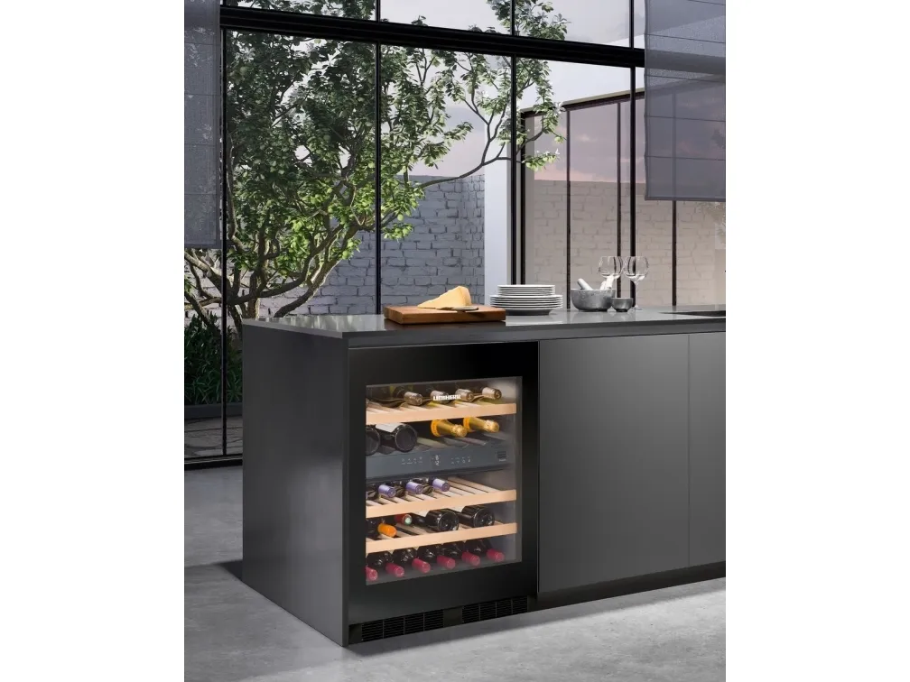 LiebHerr UWTgb 1682-26 001 Vinskab - FI, VINIDOR, 2S, B.glass, 82-87cmr